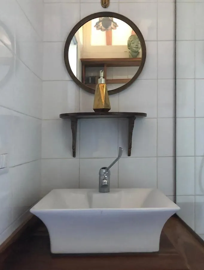 Suite With Terrace And Loft With Garden In Milan Naviglio Pavese Guest house