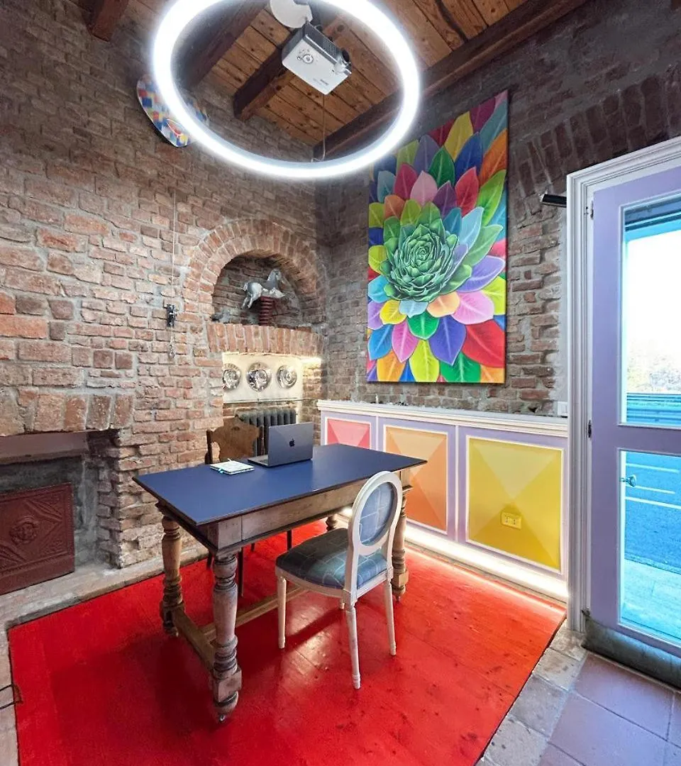 Guest house Suite With Terrace And Loft With Garden In Milan Naviglio Pavese